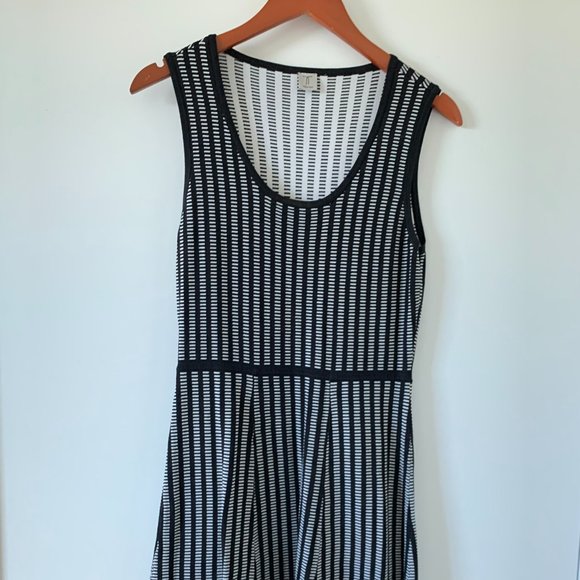 TRISTAN Fit & Flare Knit Dress - Picture 9 of 14